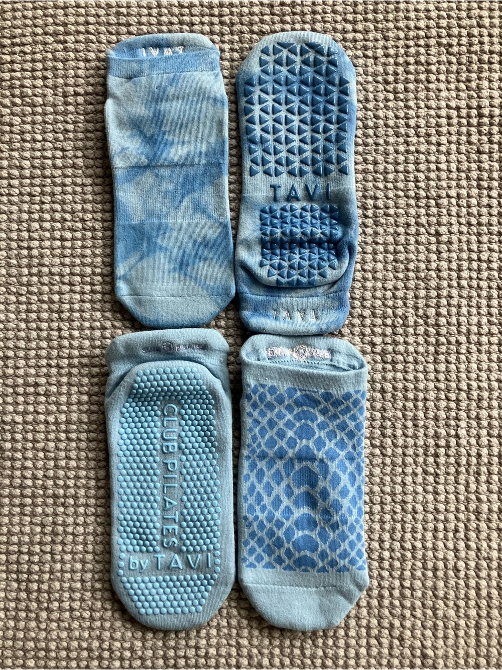 Tavi x Club Pilates Dup Blue Yoga Socks - Womenโs Grip Socks